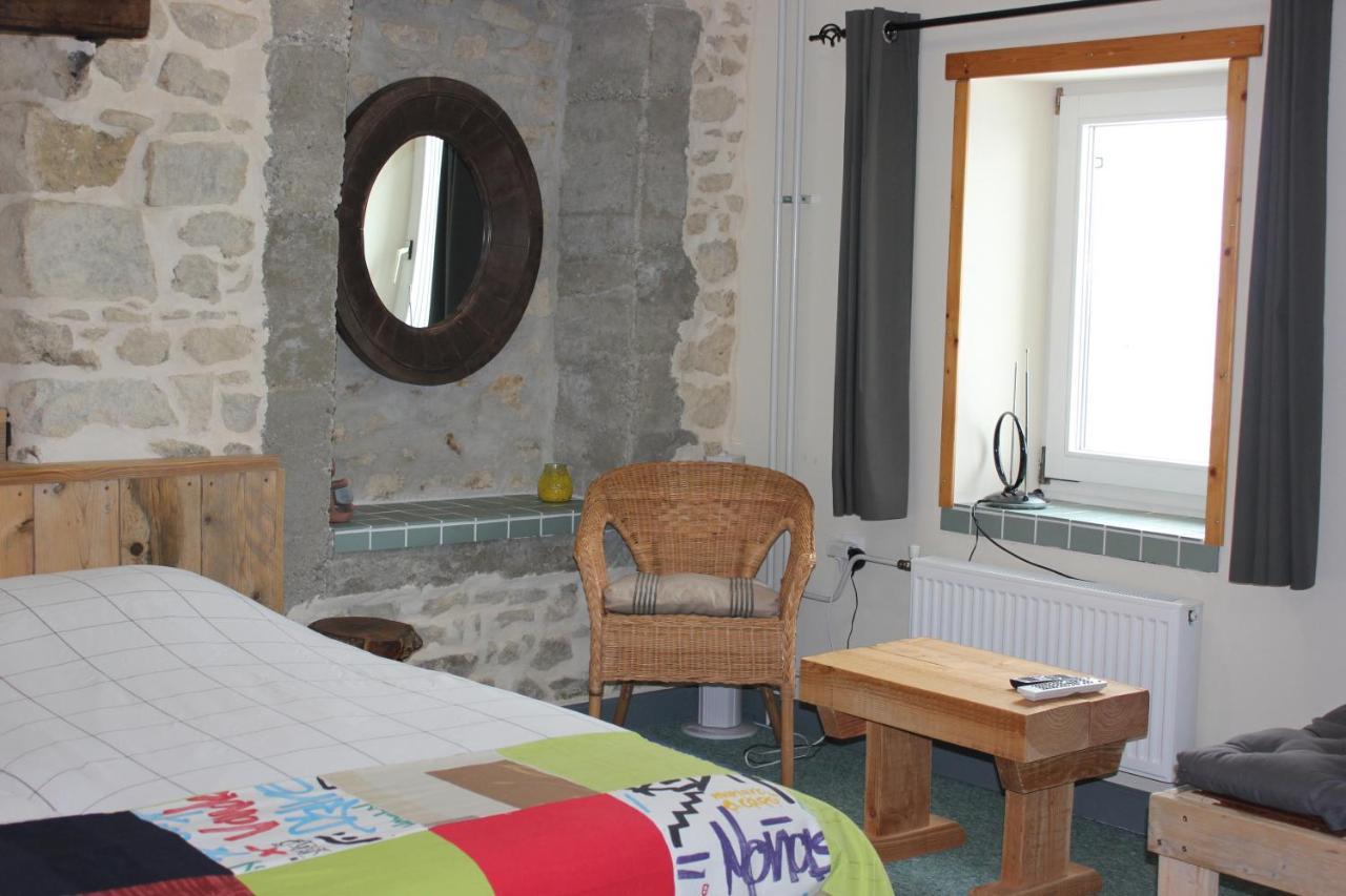 Maison Le Barrage Saint-Gervais-dʼAuvergne Екстериор снимка