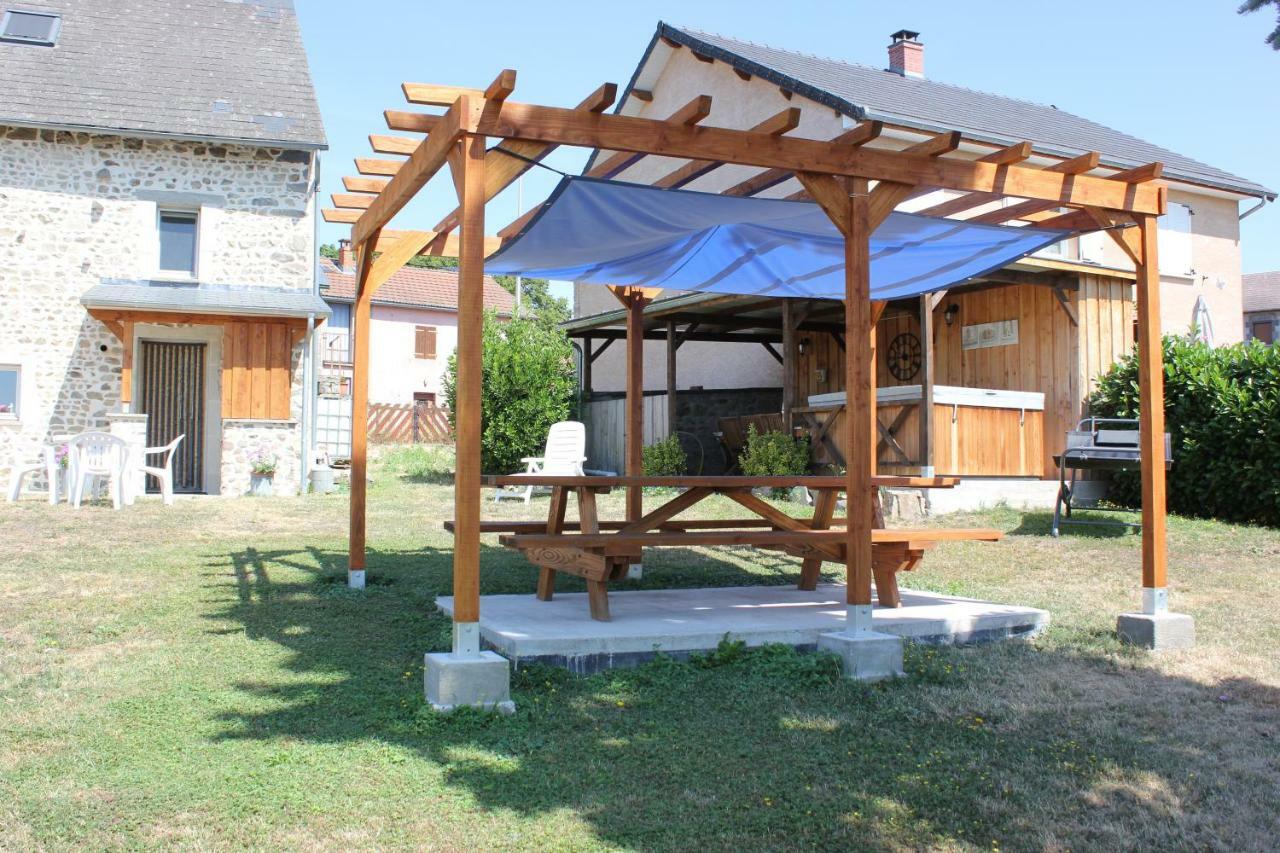 Maison Le Barrage Saint-Gervais-dʼAuvergne Екстериор снимка